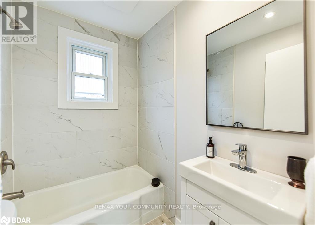 17 CHAMPLAIN STREET - 19