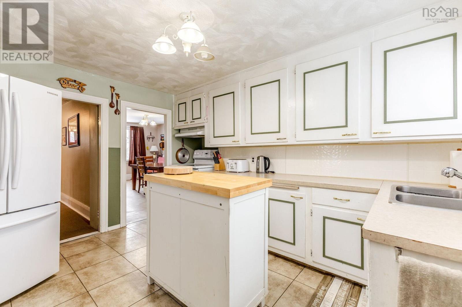 Property 7 of 37 of 1097 Highway 376