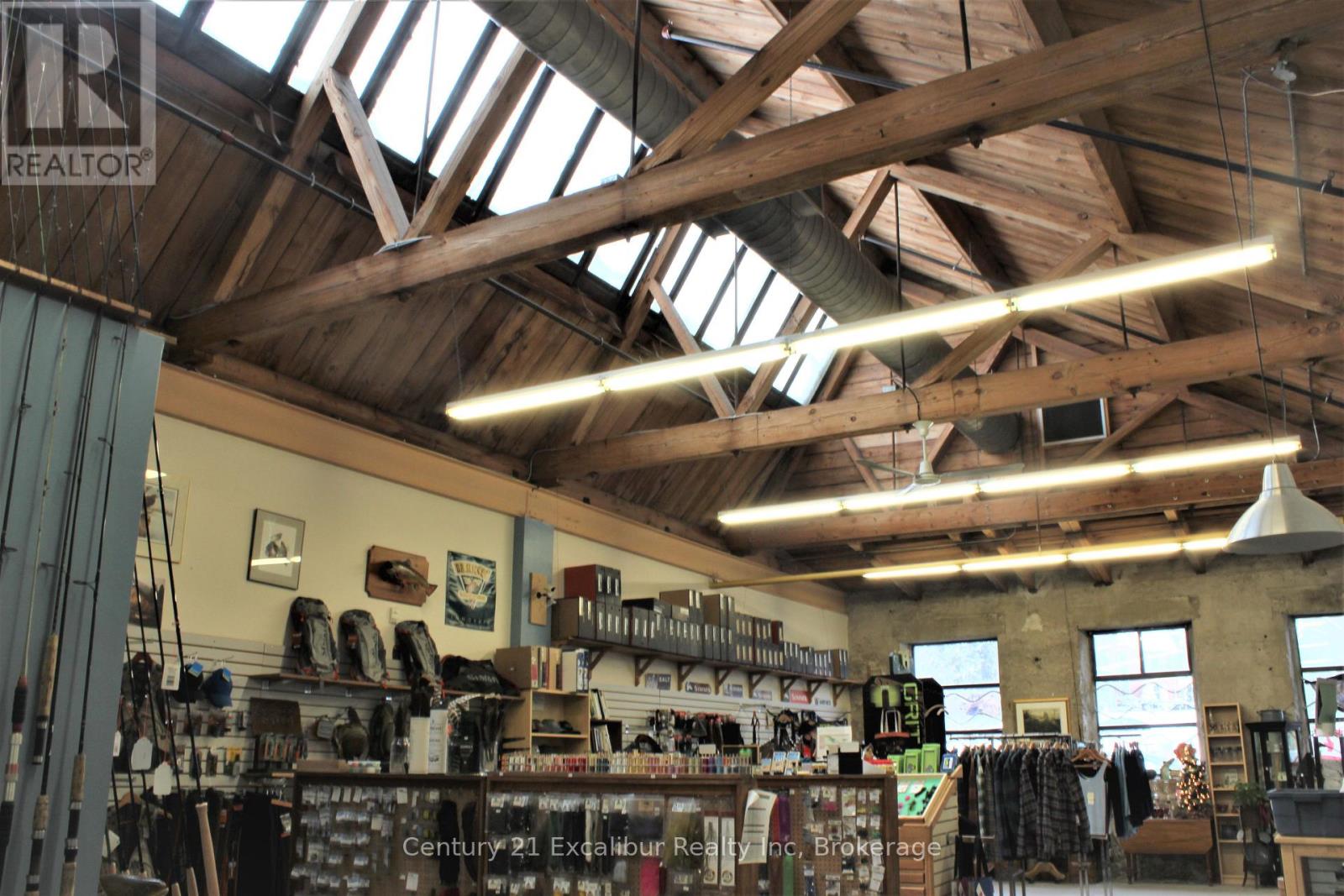 105 Queen Unit 6 photo 3