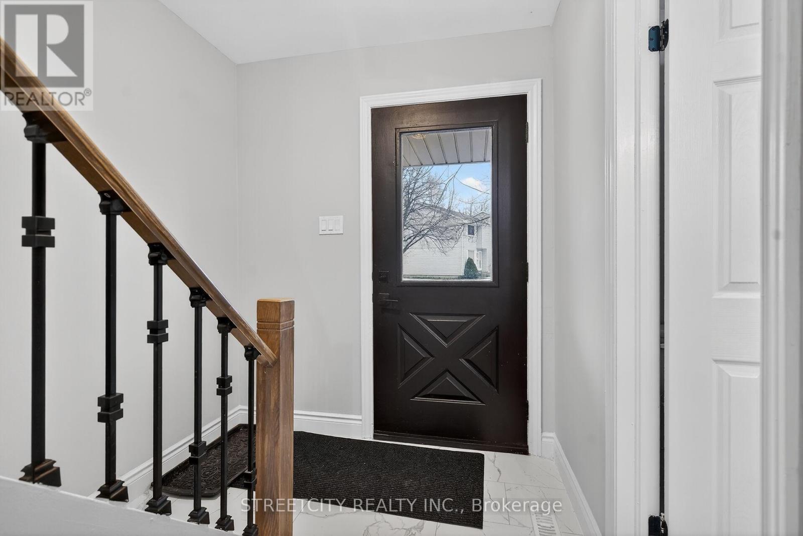 137 MONMORE ROAD - Photo 3 of 36, London North (North F), Ontario