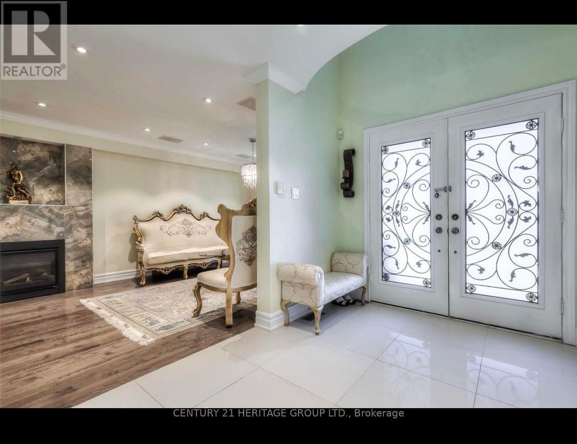 MAIN - 8 DRIFTWOOD COURT - Photo 2 of 17, Richmond Hill (Oak Ridges), Ontario