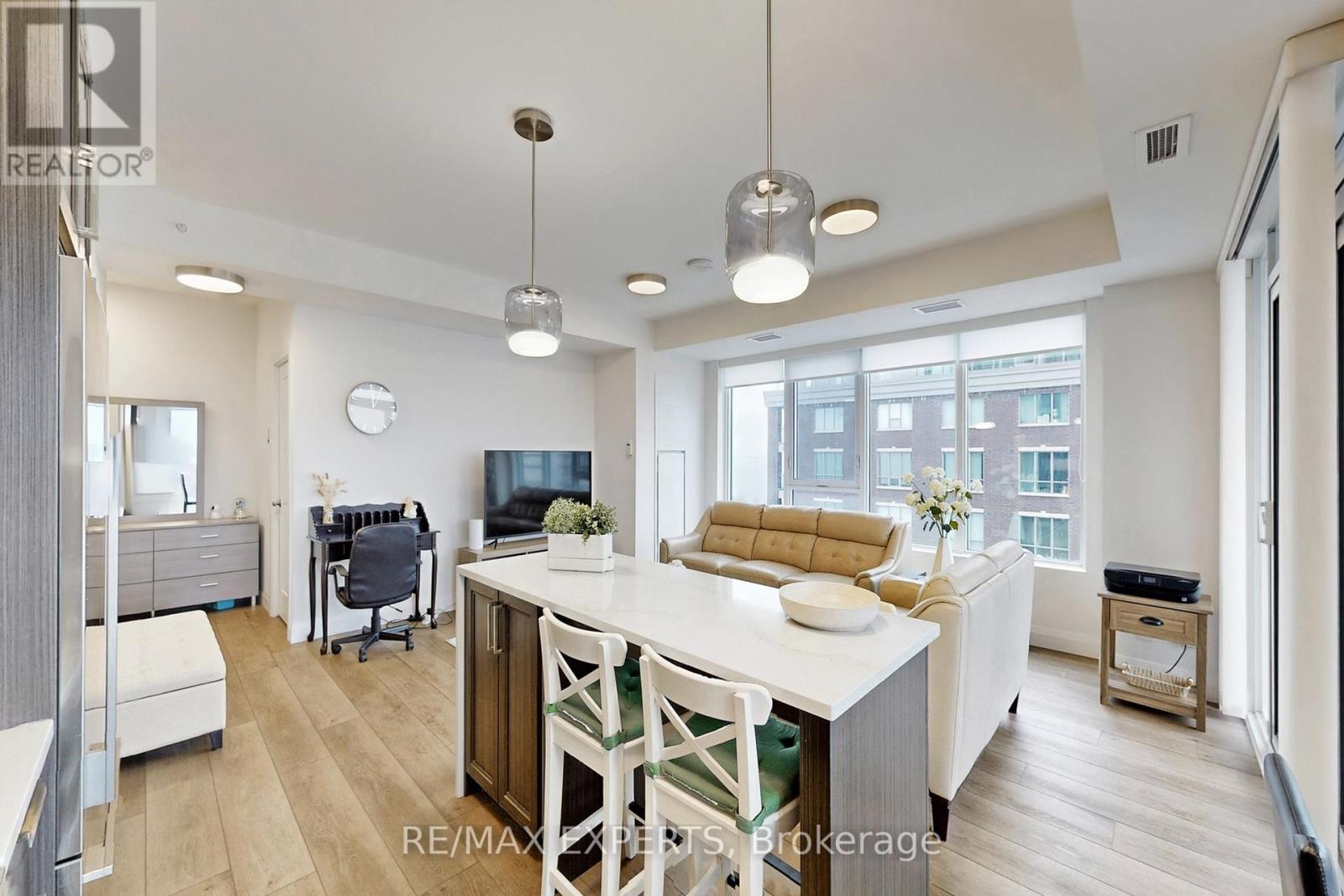 #1007 500 BROCK AVENUE - 10