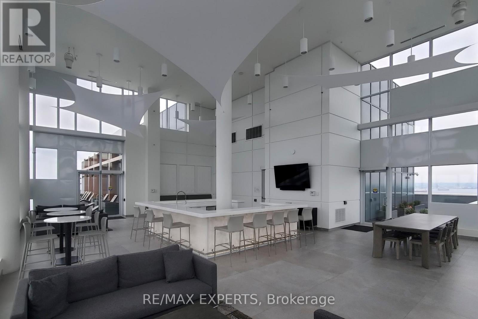 #1007 500 BROCK AVENUE - 33