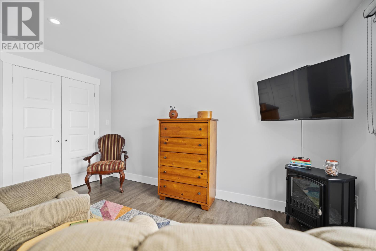 84 ENDERIS LANE - 34