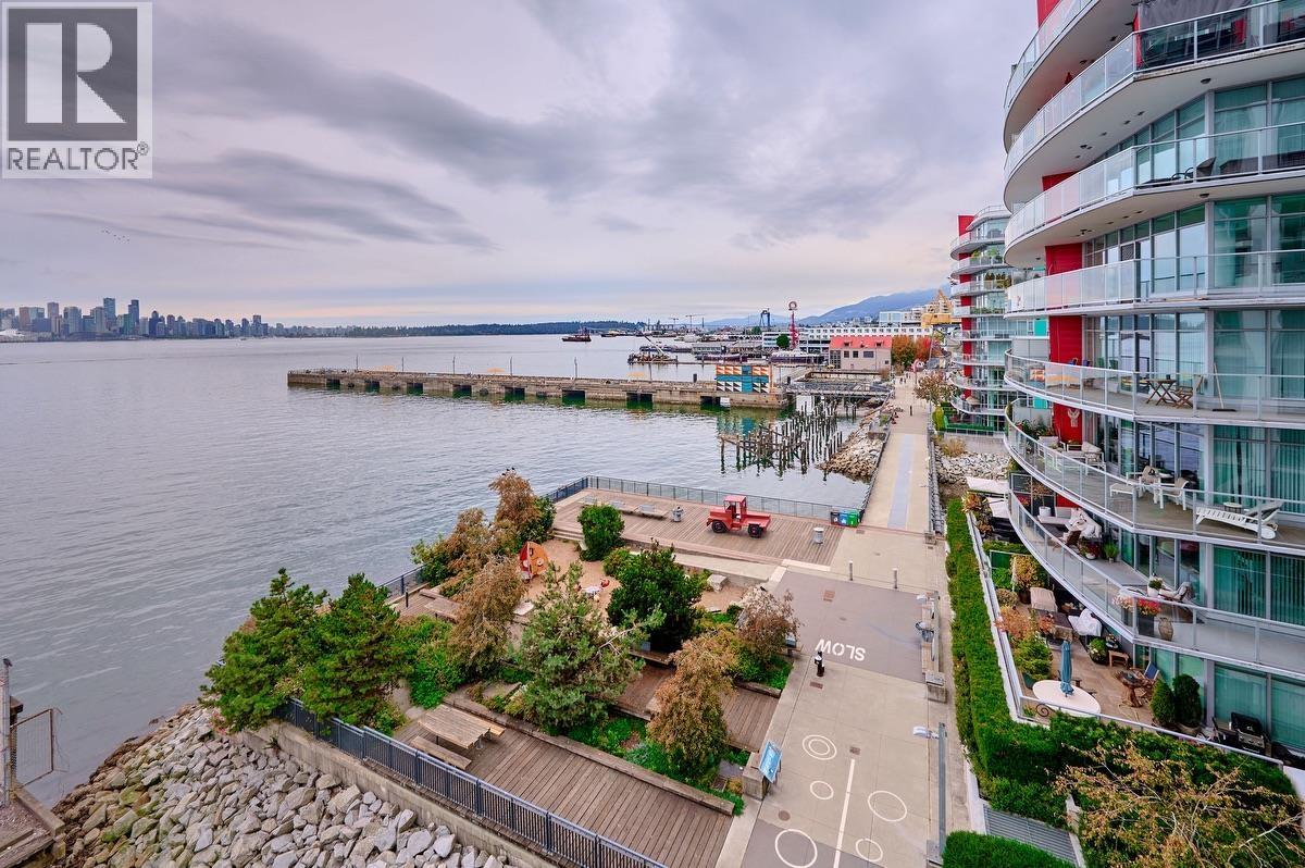 401 199 VICTORY SHIP WAY, North Vancouver