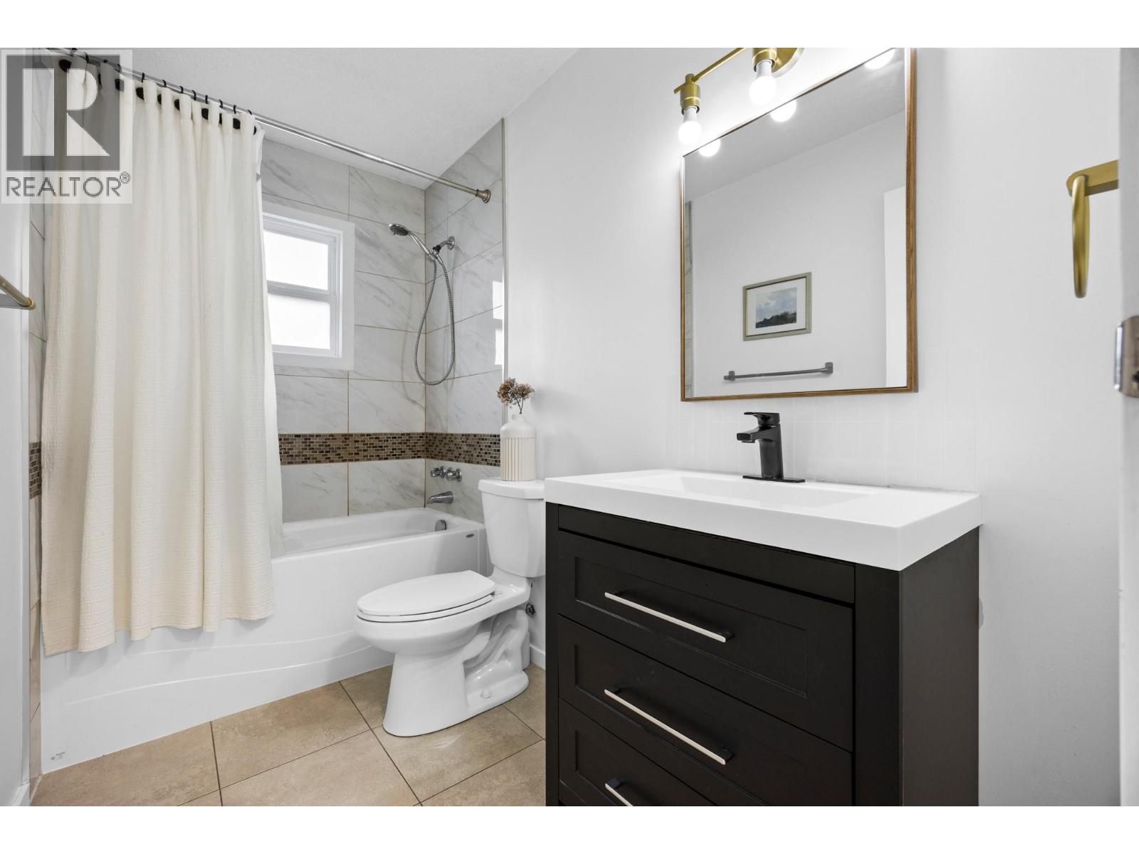 3417 39 Avenue, Vernon