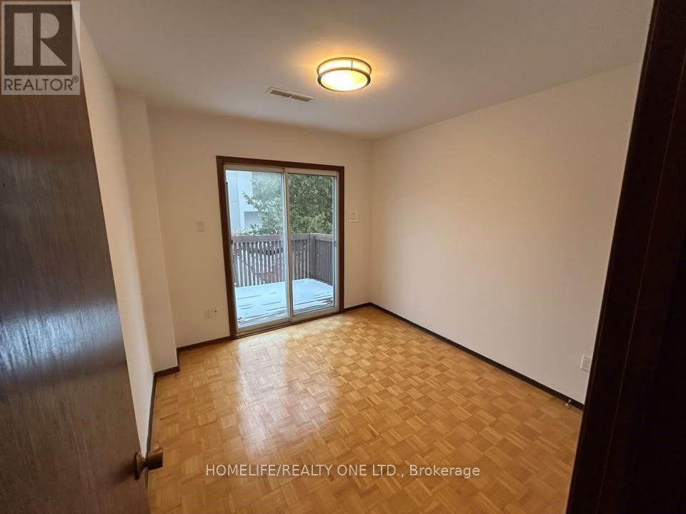 MAIN & 2ND FLR - 13 EAST ROAD - Photo 4 of 11, Toronto (Birchcliffe-Cliffside), Ontario