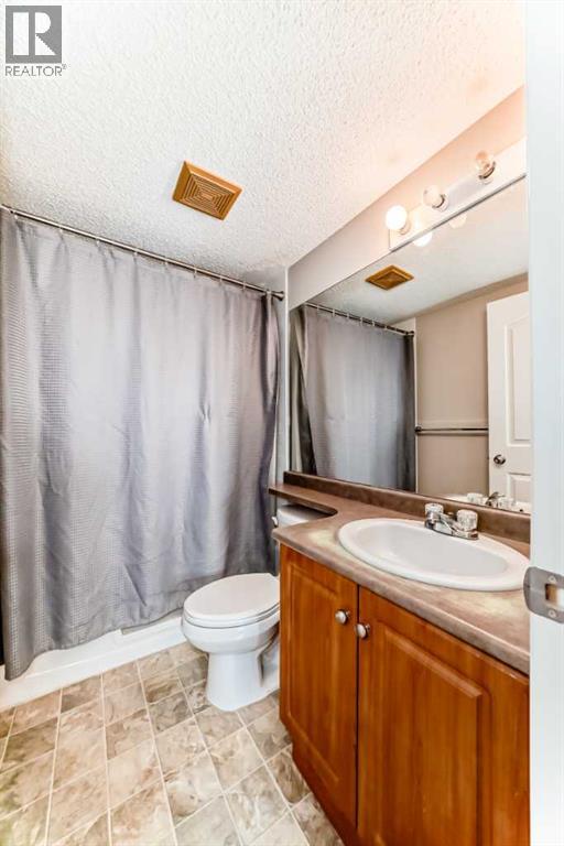 Single Family House for Sale in   Country Village Bay NE Country Hills Village Calgary 