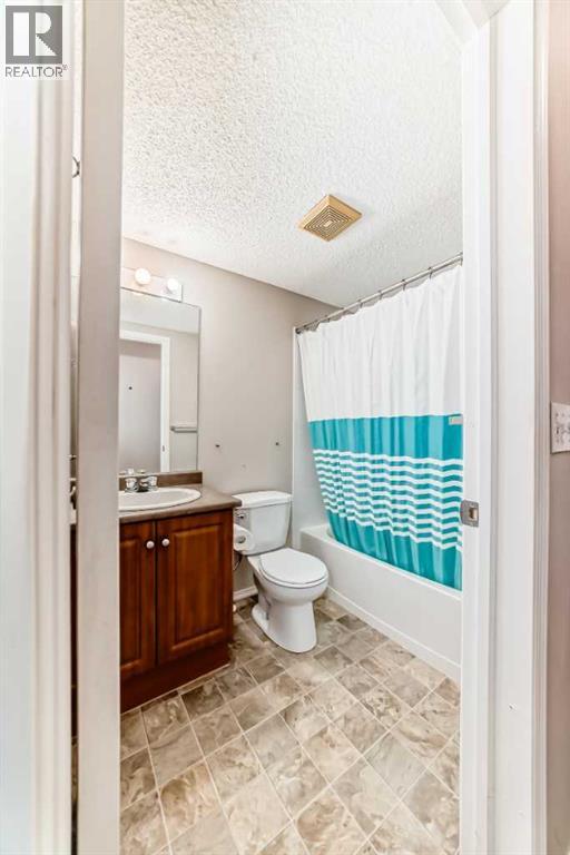 Single Family House for Sale in   Country Village Bay NE Country Hills Village Calgary 