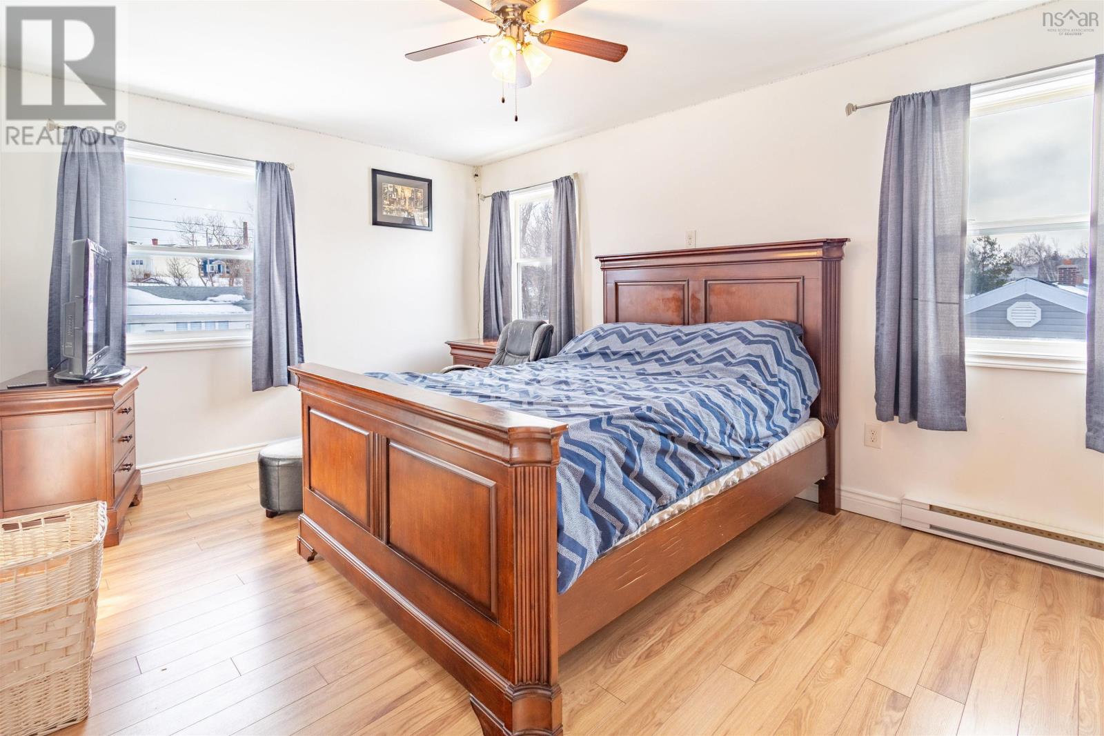 Property 33 of 39 of 661 Willow Street