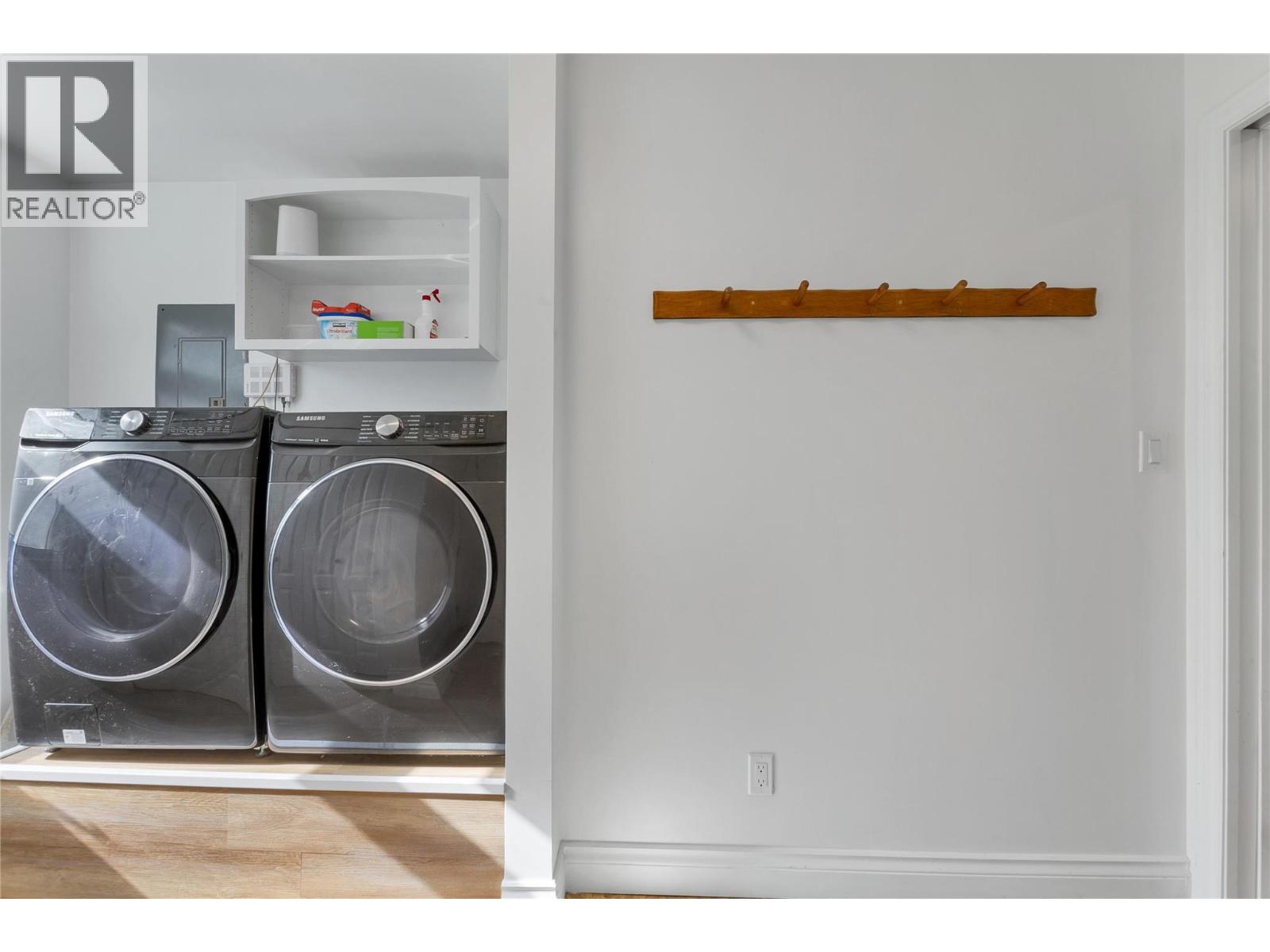 1065 BX Road, Vernon