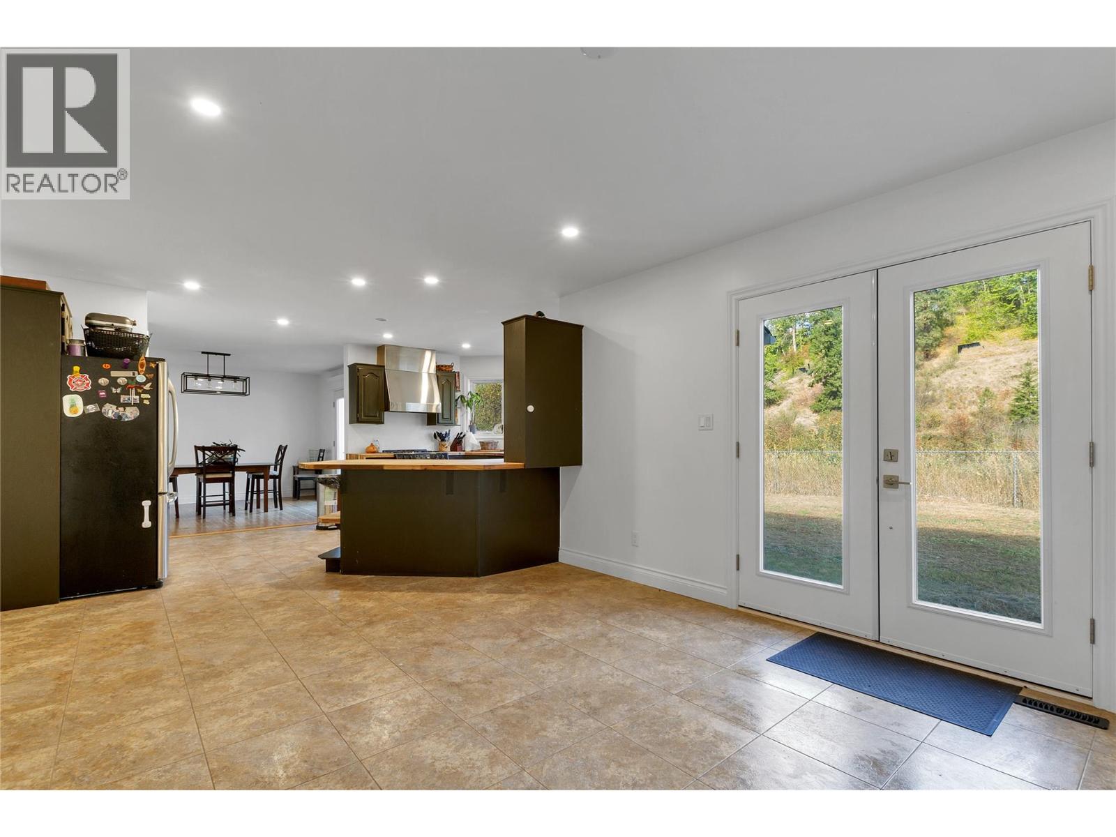 1065 BX Road, Vernon