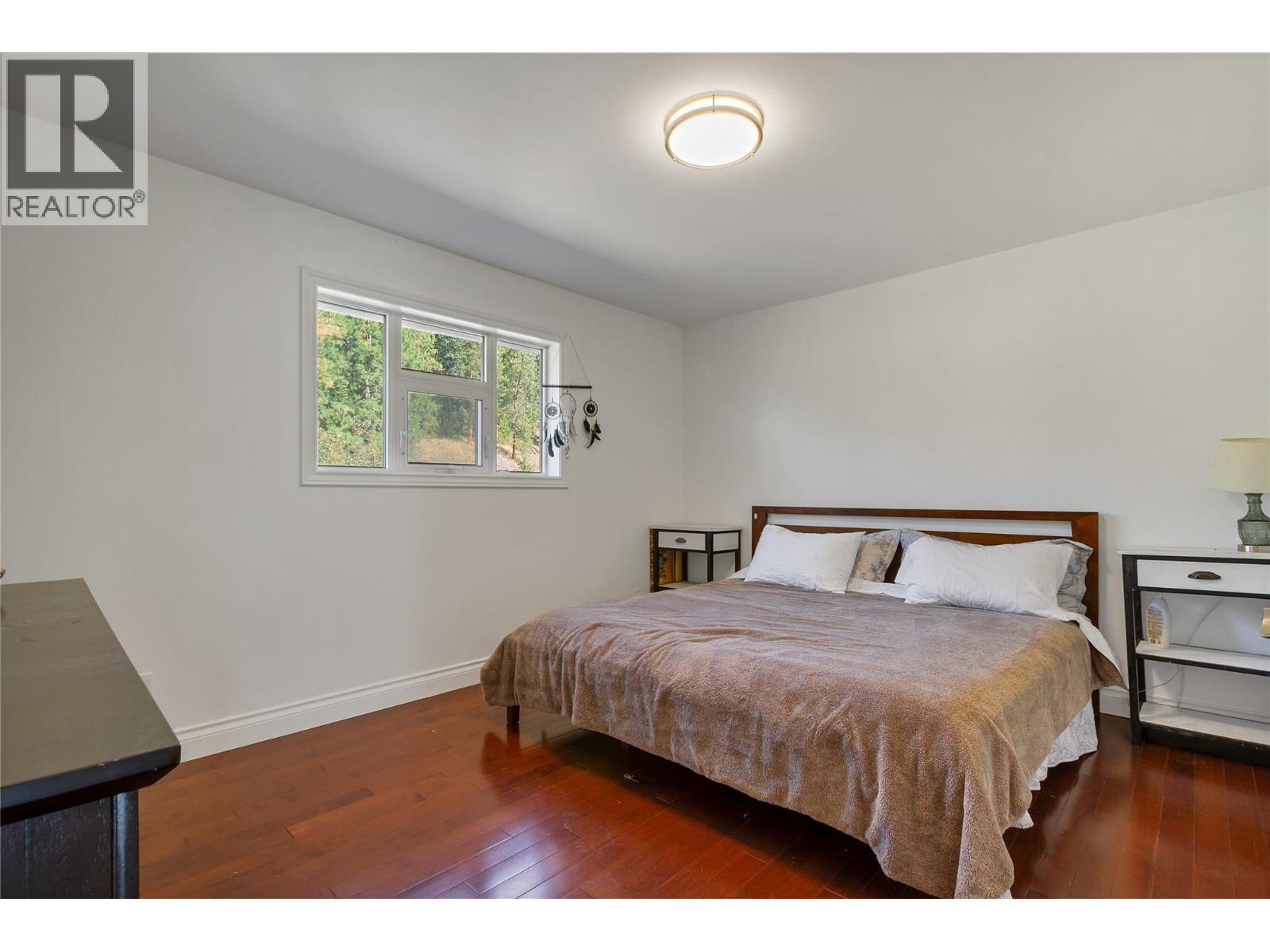 1065 BX Road, Vernon