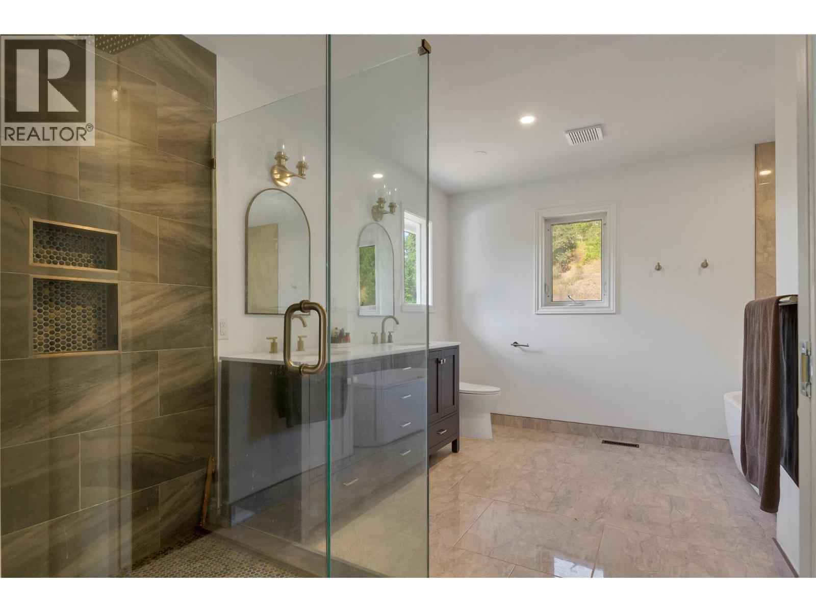 1065 BX Road, Vernon