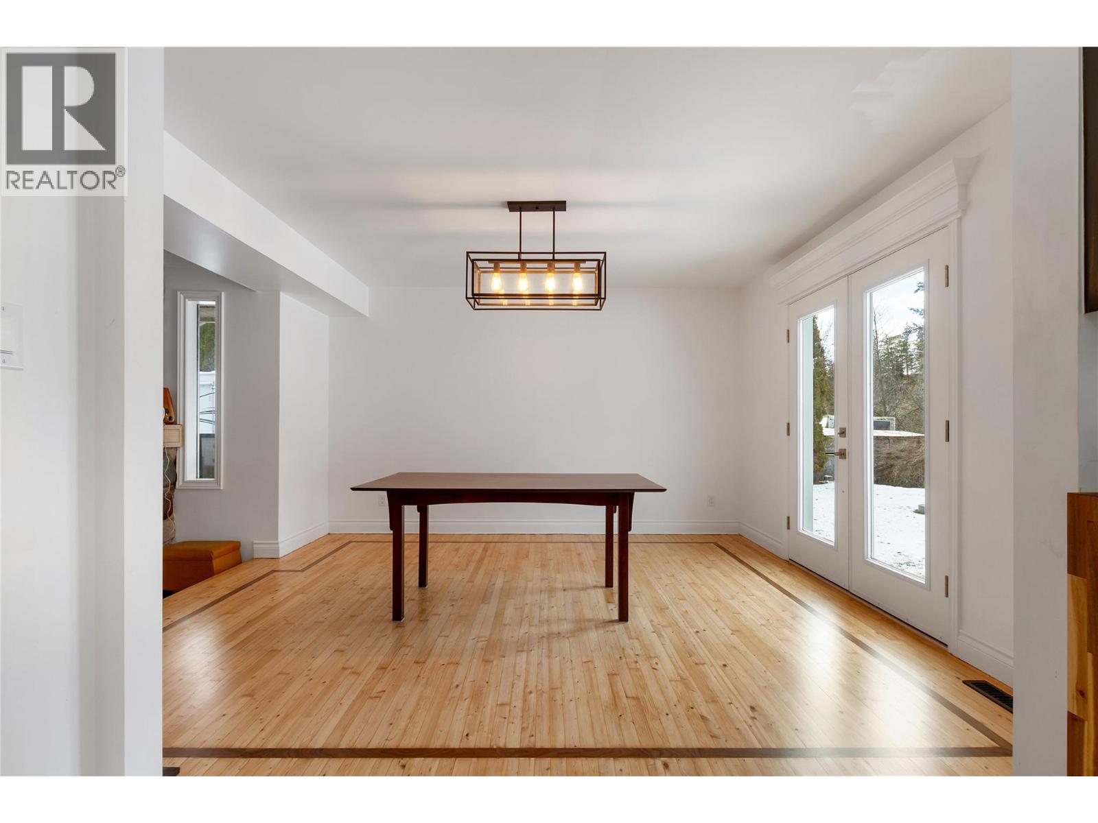 1065 BX Road, Vernon