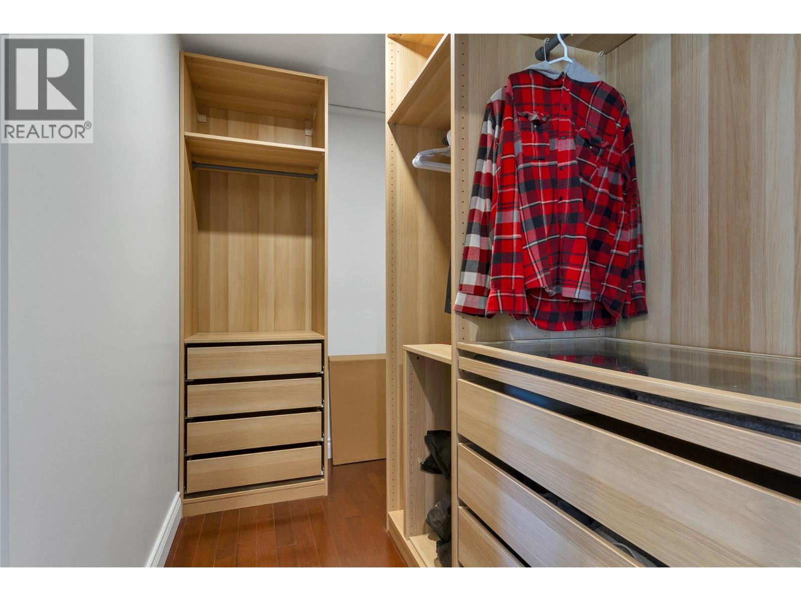 1065 BX Road, Vernon