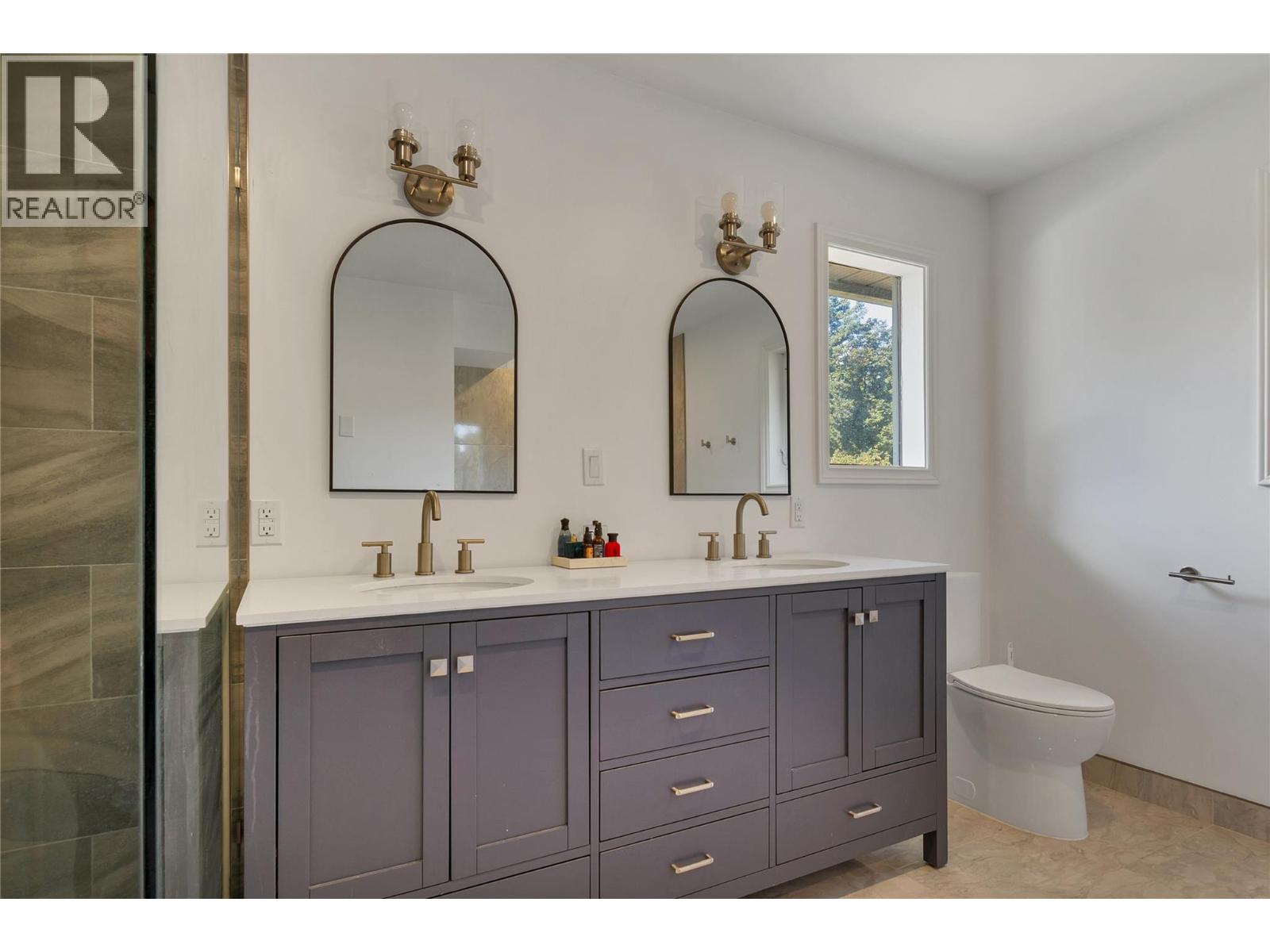 1065 BX Road, Vernon