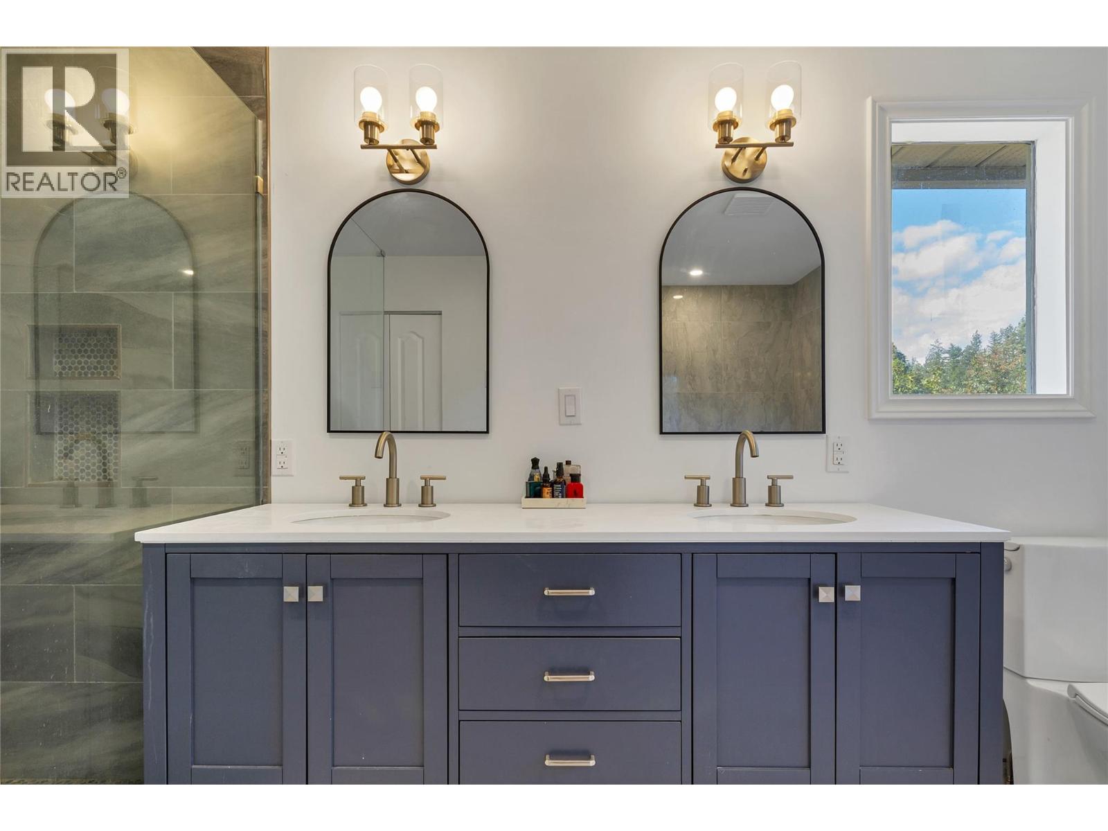 1065 BX Road, Vernon