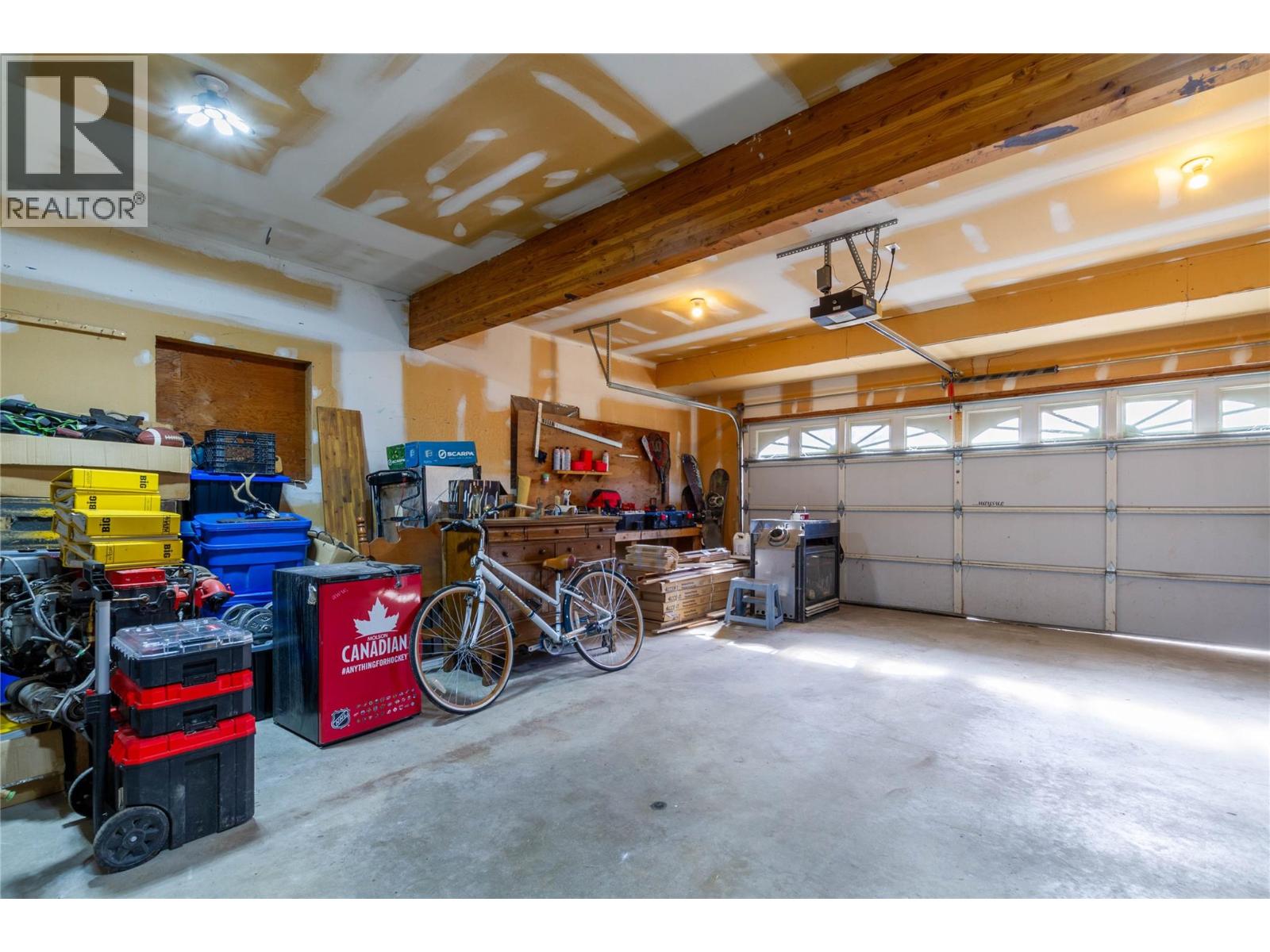 1065 BX Road, Vernon