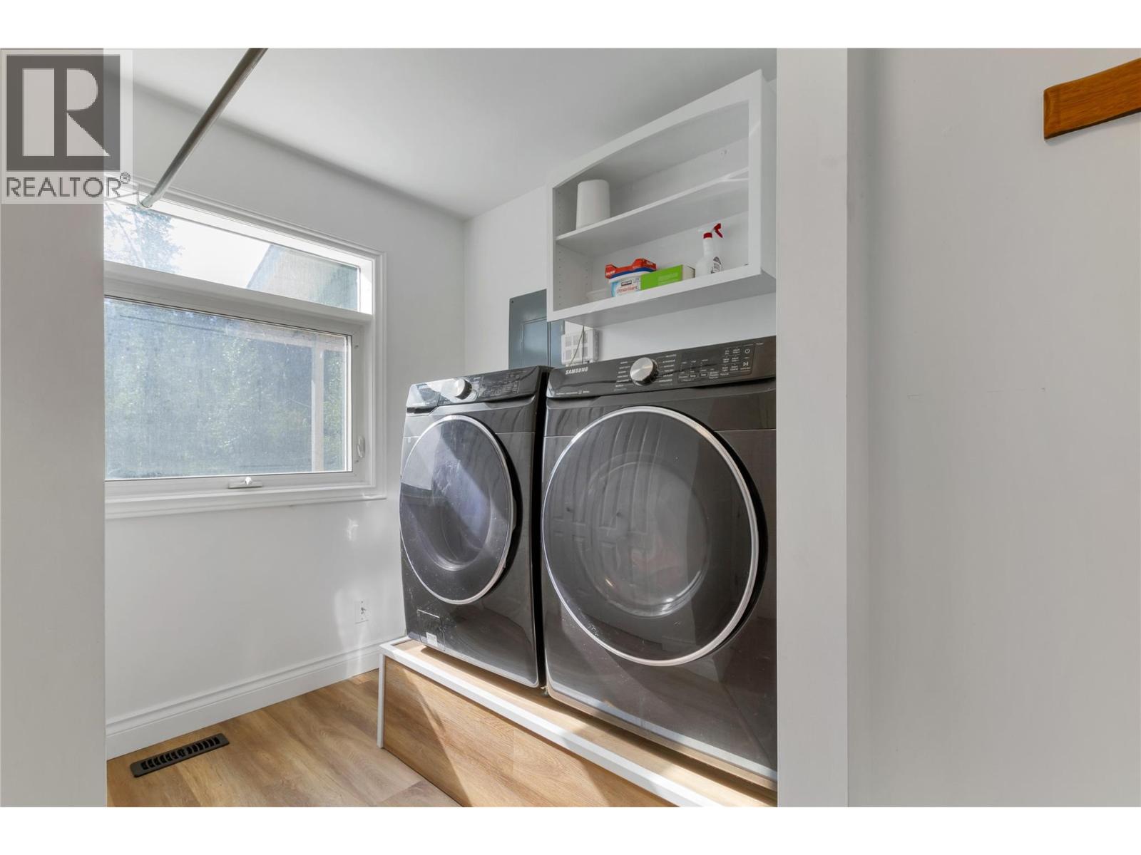 1065 BX Road, Vernon