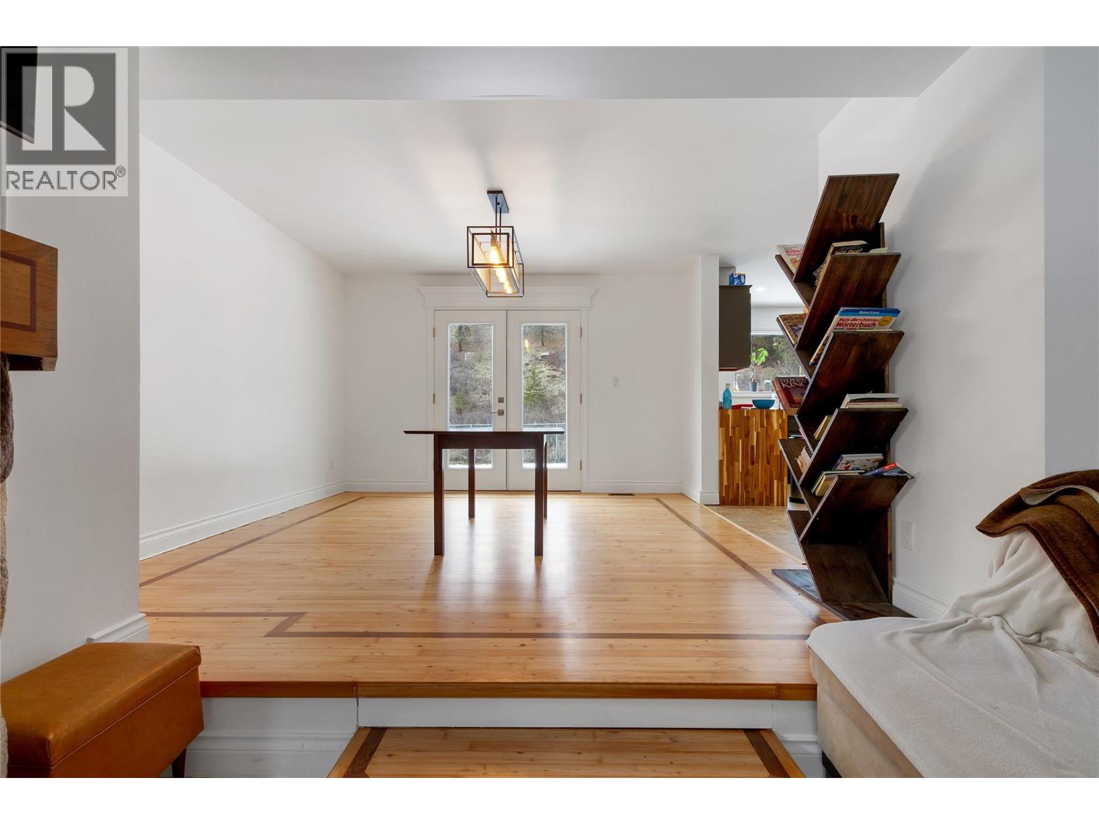 1065 BX Road, Vernon