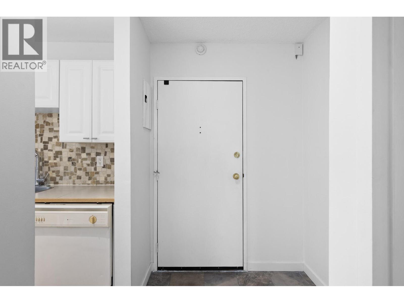 #112-445 All Star Court, Kelowna