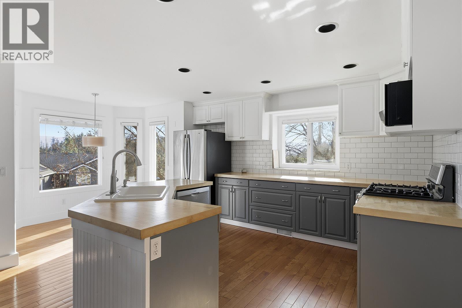  745 Cassiar Crescent, Kelowna