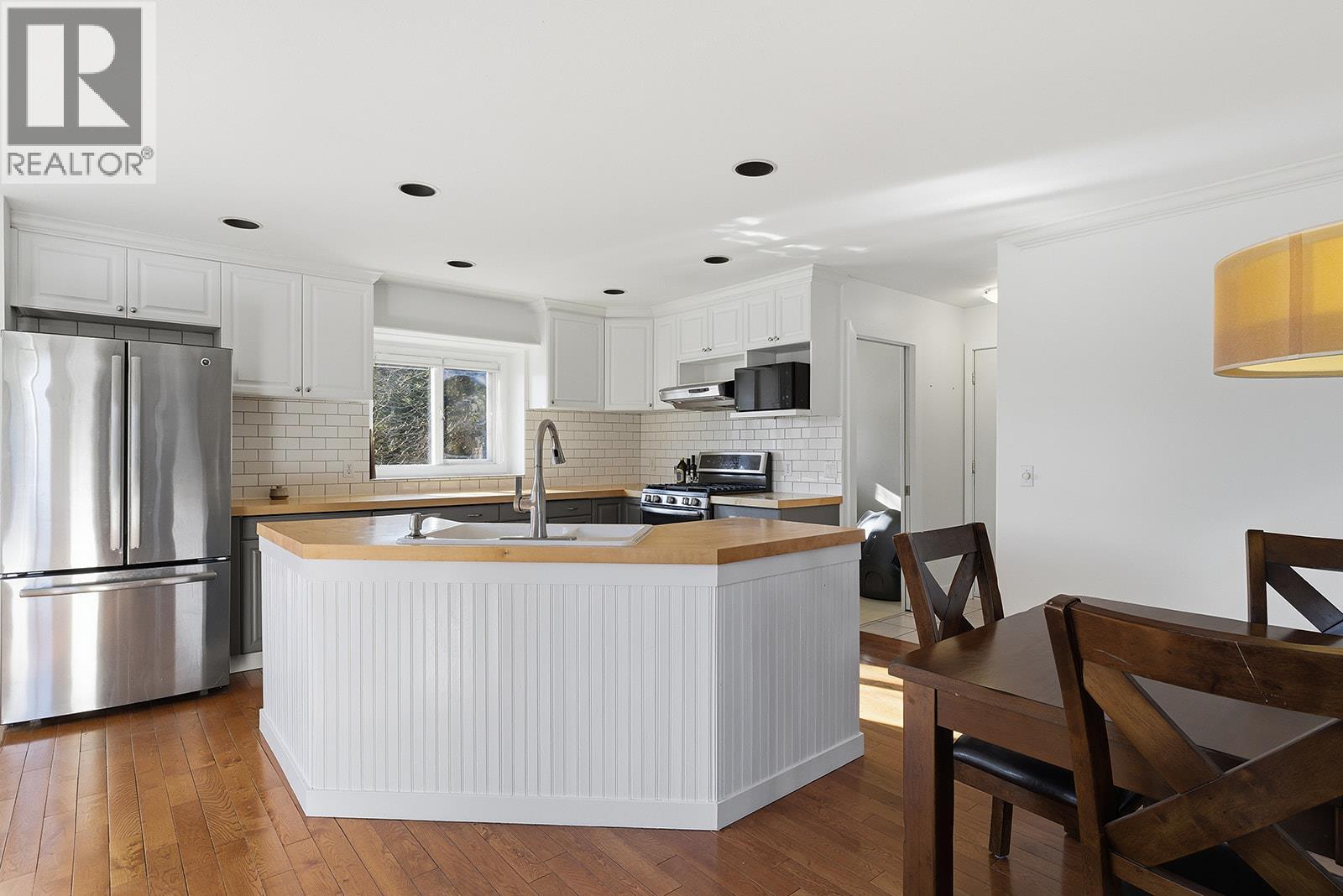  745 Cassiar Crescent, Kelowna