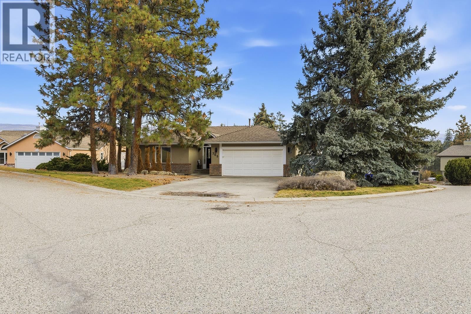  745 Cassiar Crescent, Kelowna