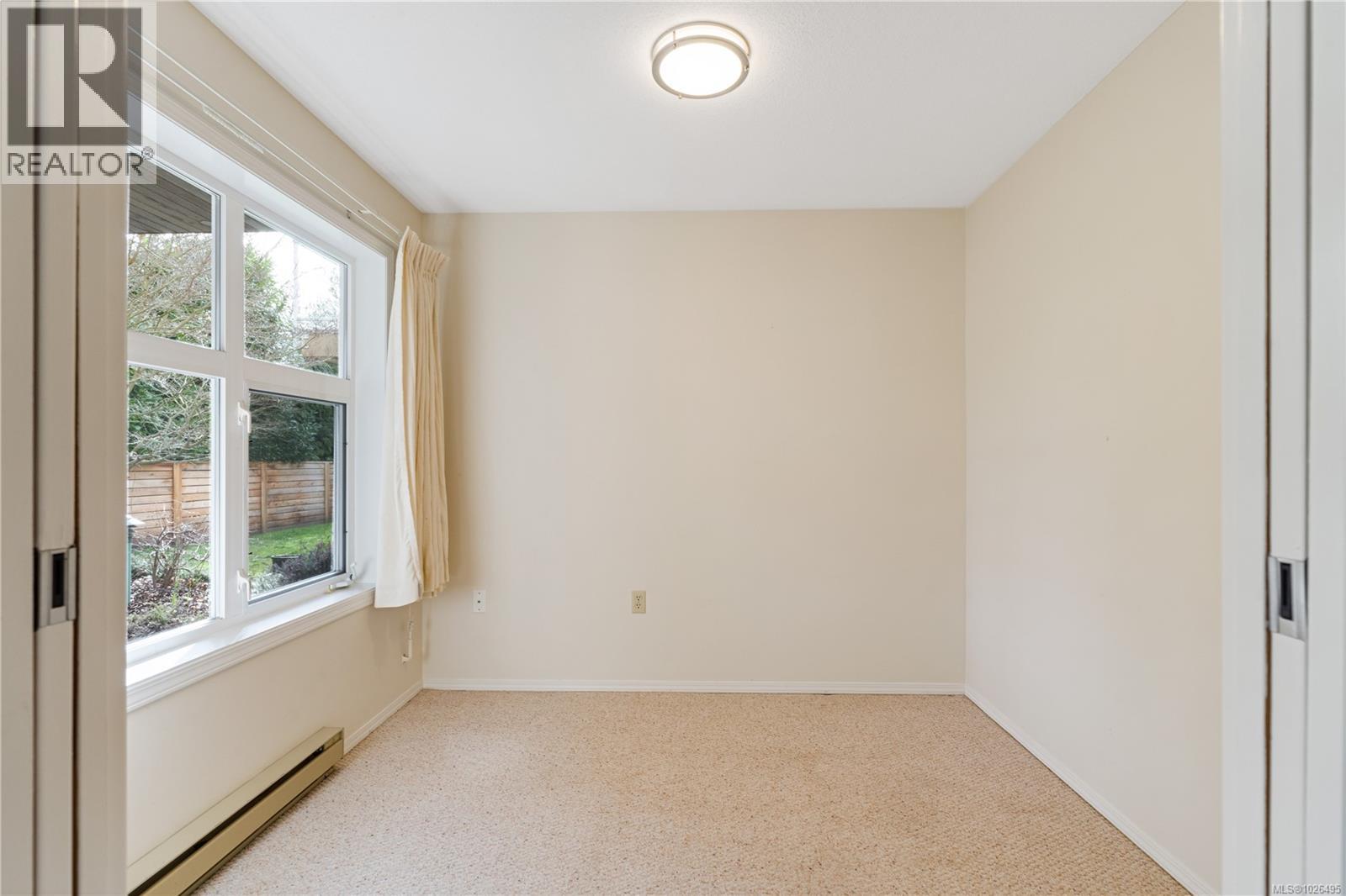 105 3915 St. Georges Lane, Saanich