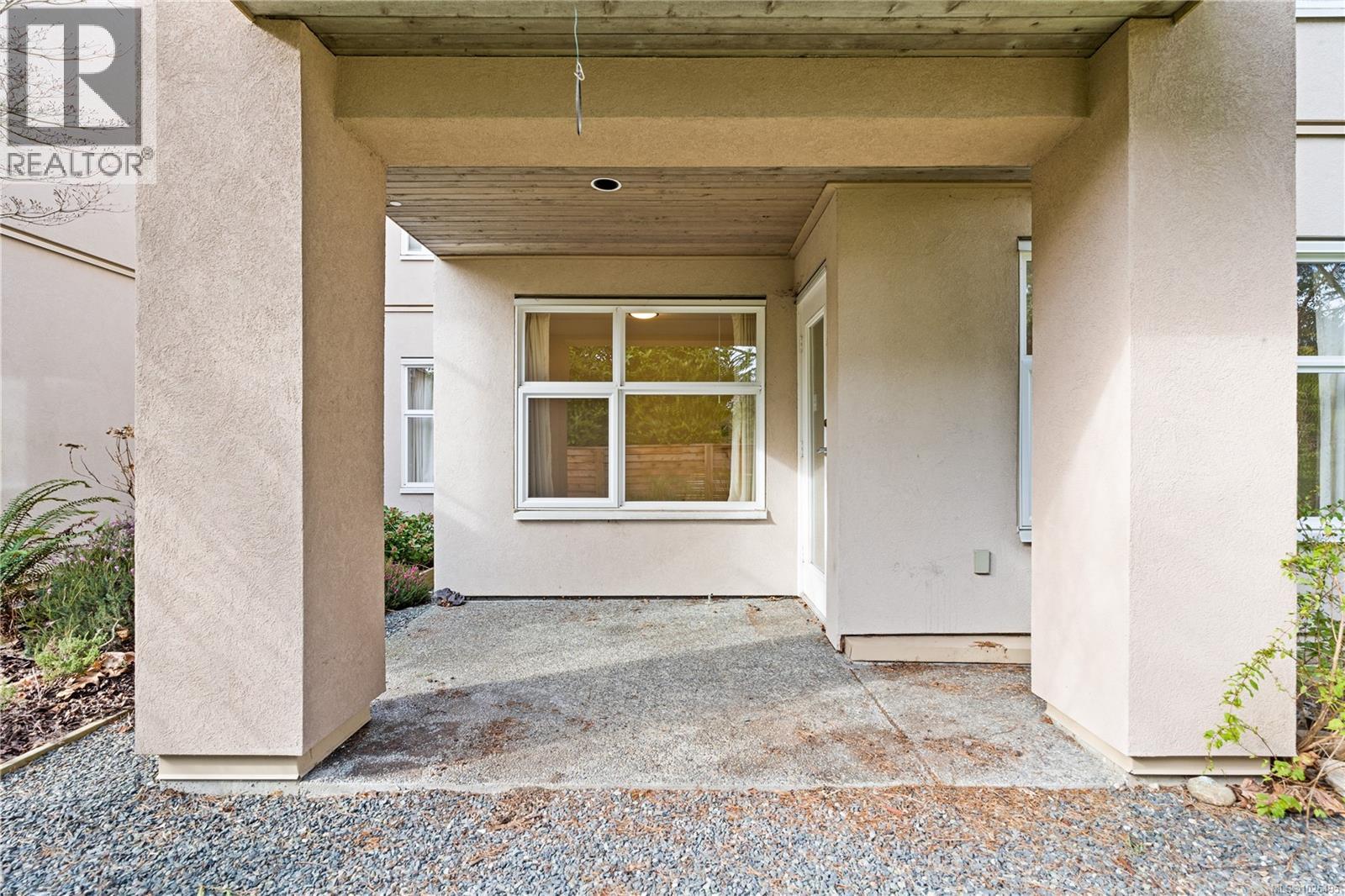 105 3915 St. Georges Lane, Saanich