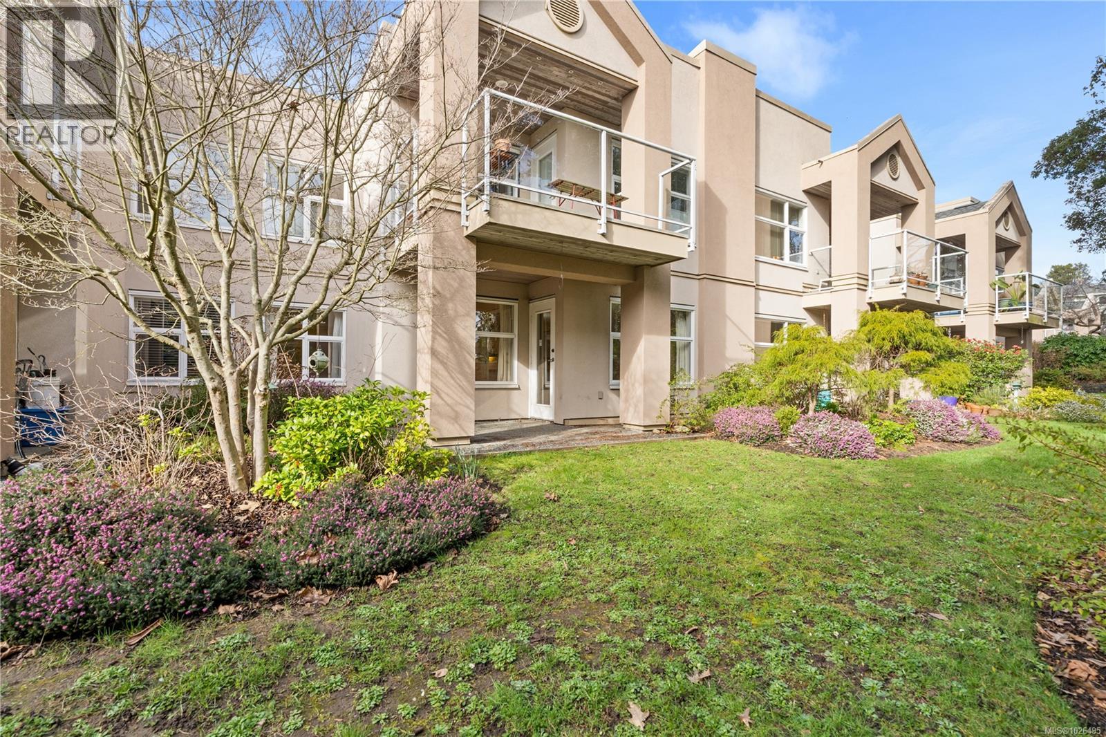 105 3915 St. Georges Lane, Saanich