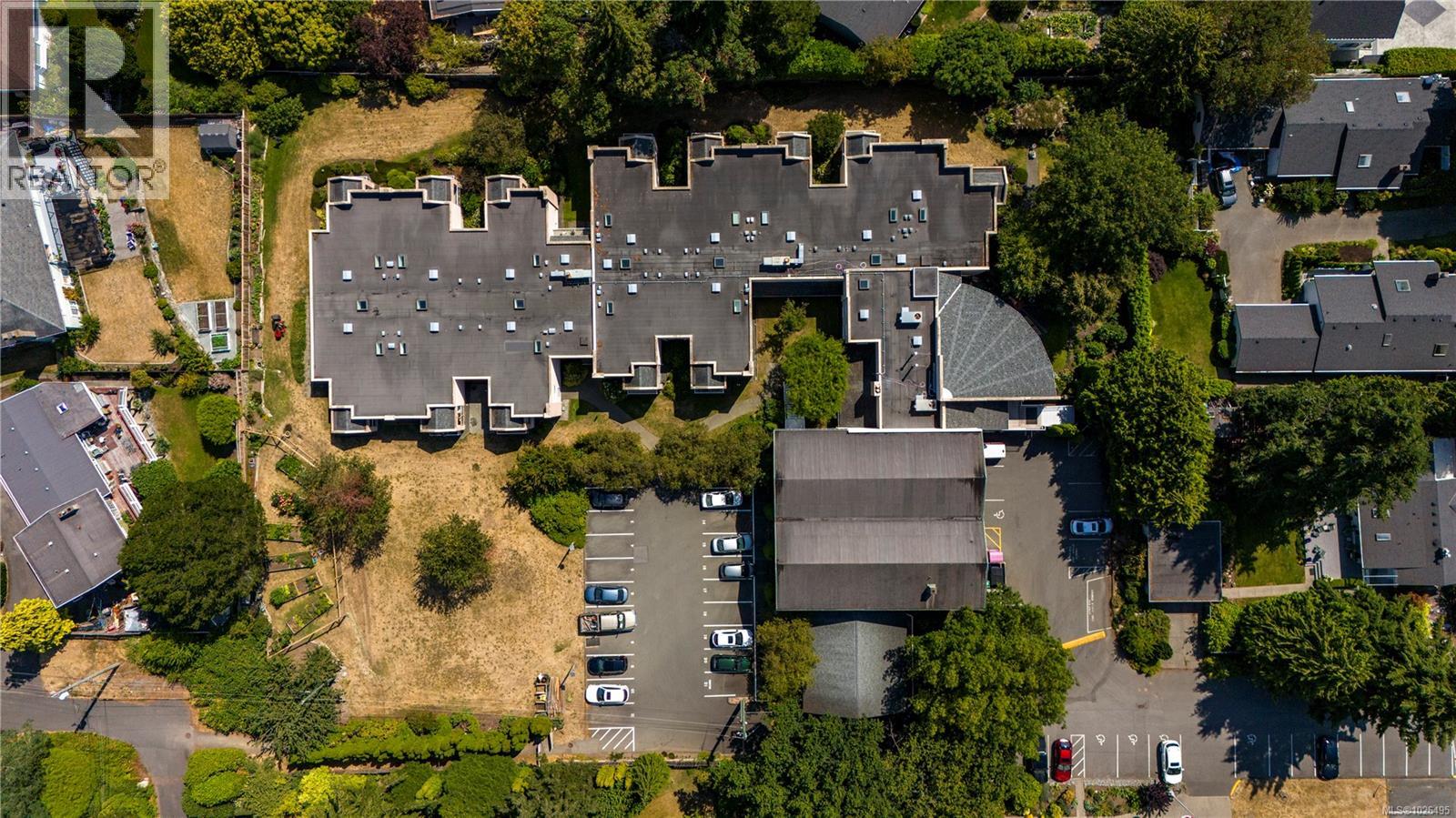 105 3915 St. Georges Lane, Saanich