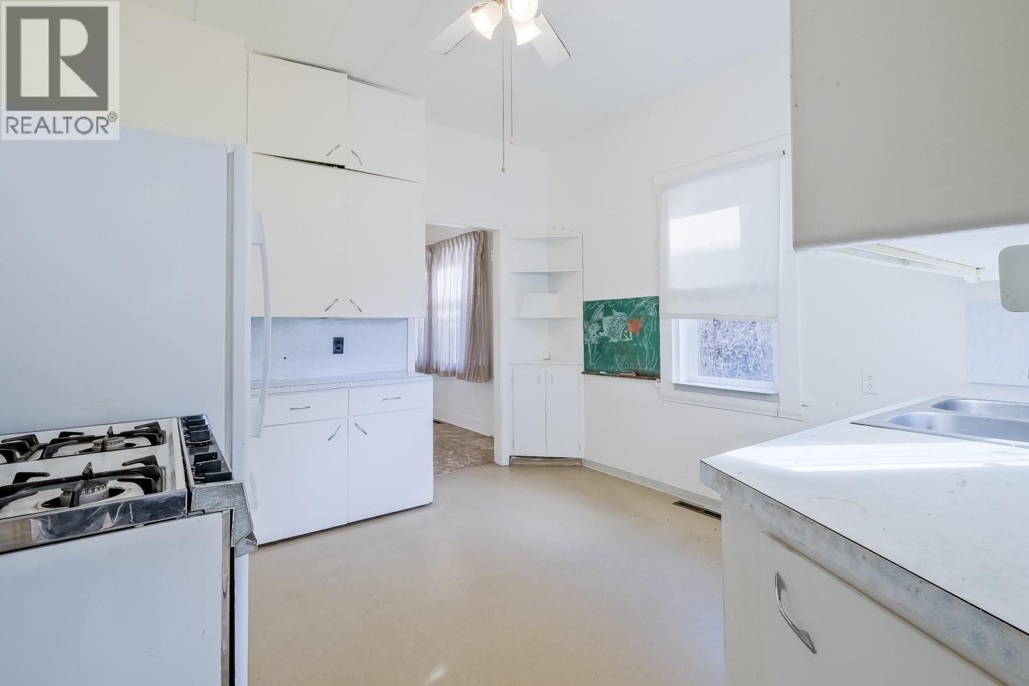 681 MAIN Street, Penticton