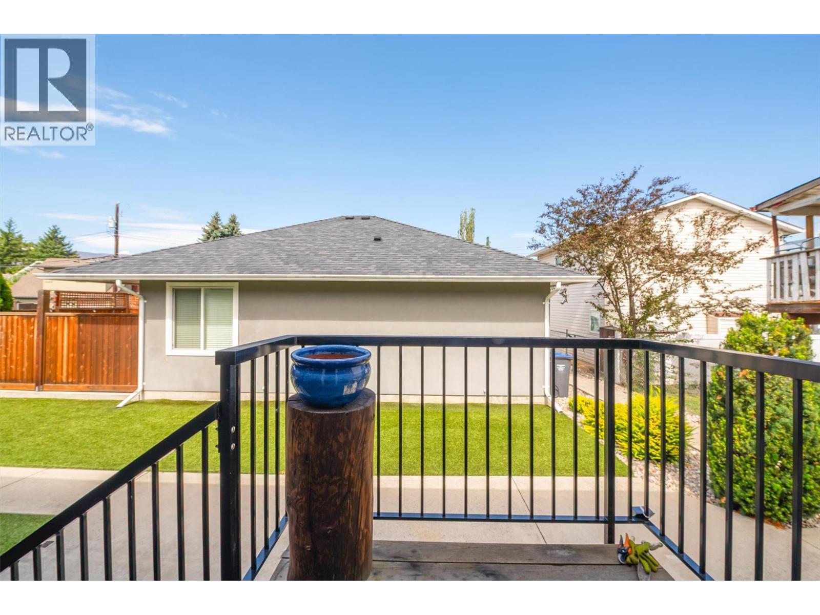 620 - 622 Birch Avenue - 19
