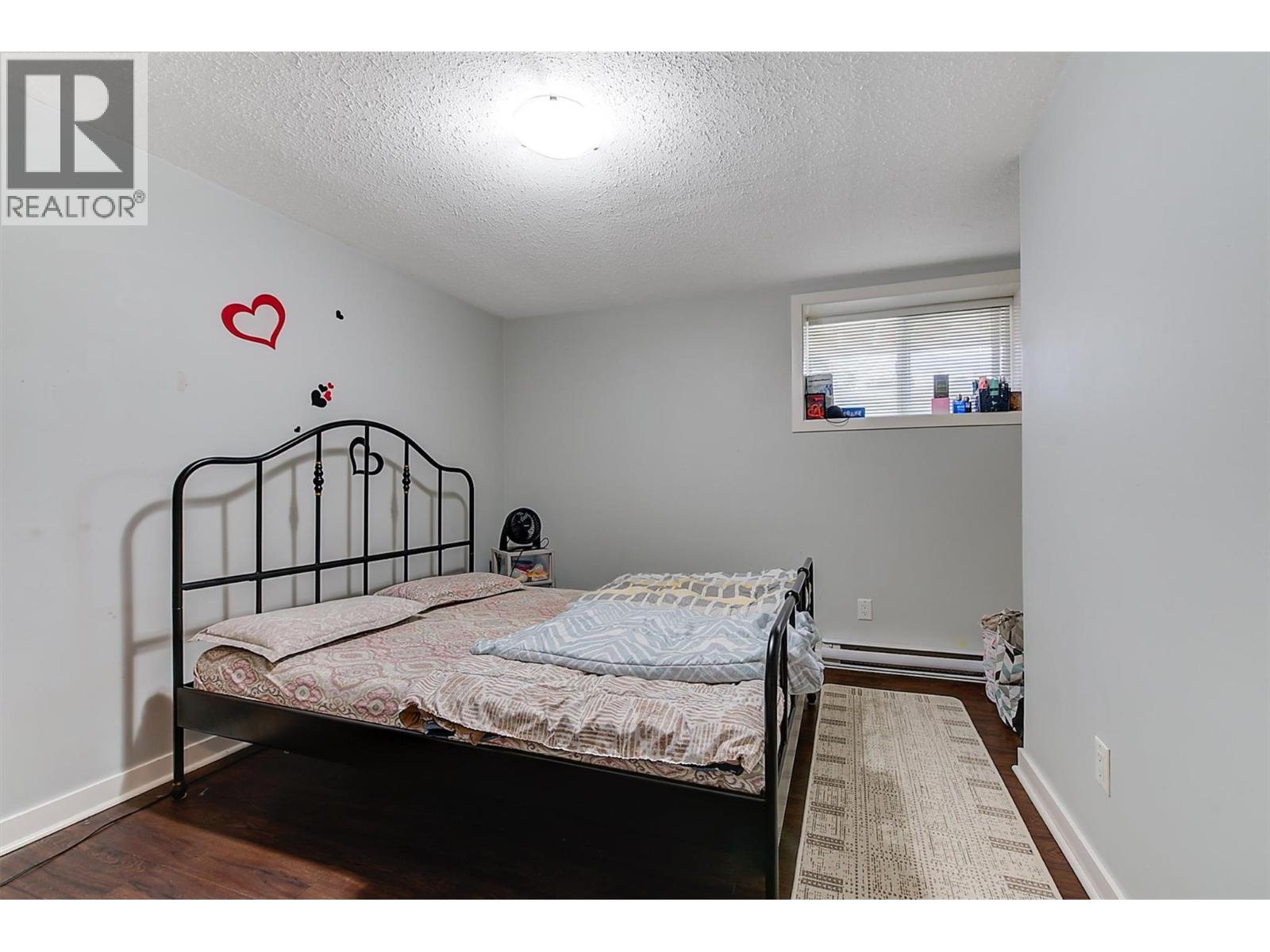 620 - 622 Birch Avenue - 29