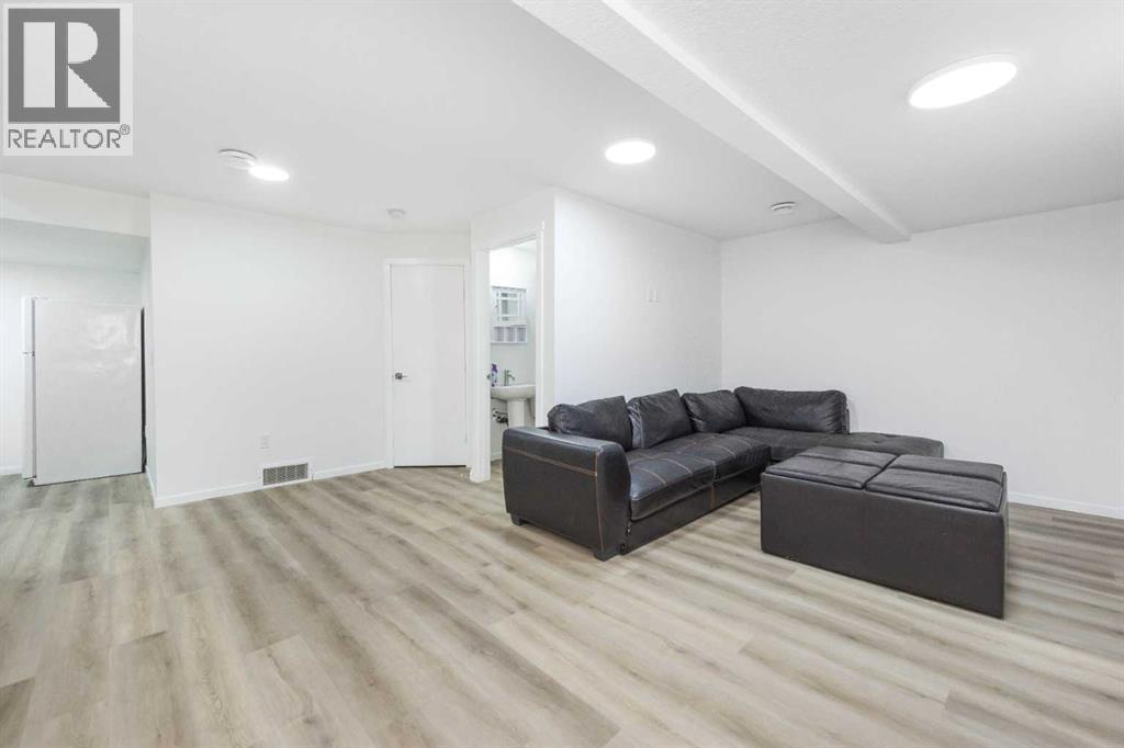 265 SANDPIPER CRESCENT - 27