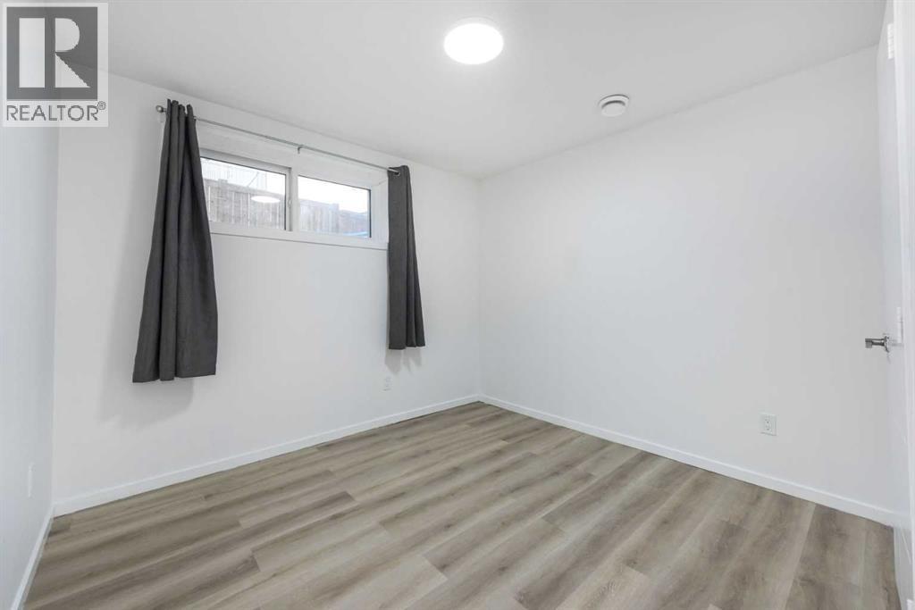 265 SANDPIPER CRESCENT - 30