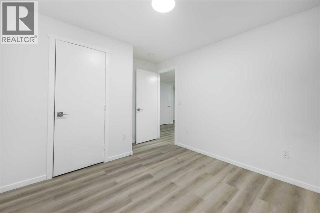 265 SANDPIPER CRESCENT - 31