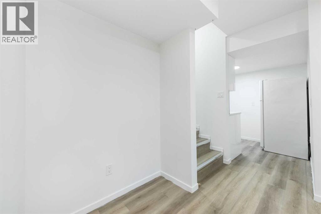 265 SANDPIPER CRESCENT - 32