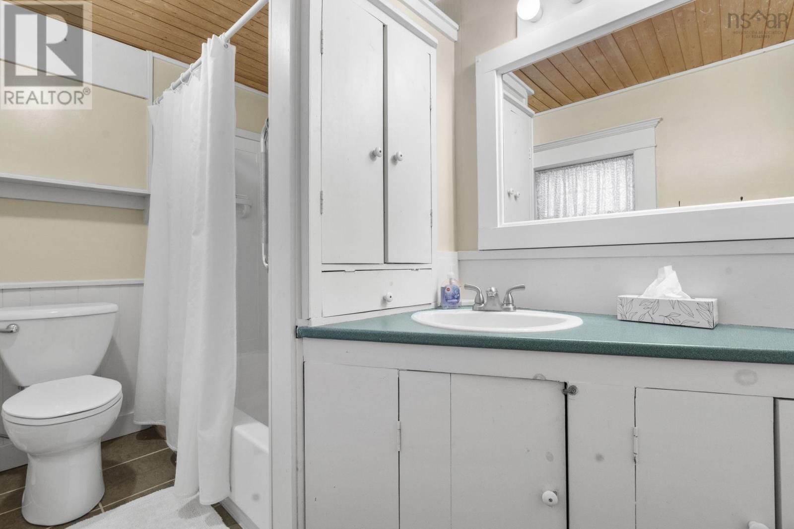 Property 18 of 28 of 33 Klondyke Street