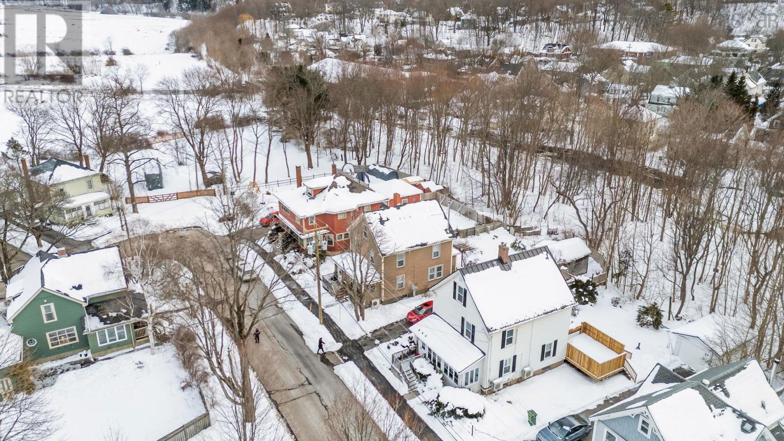 Property 24 of 28 of 33 Klondyke Street