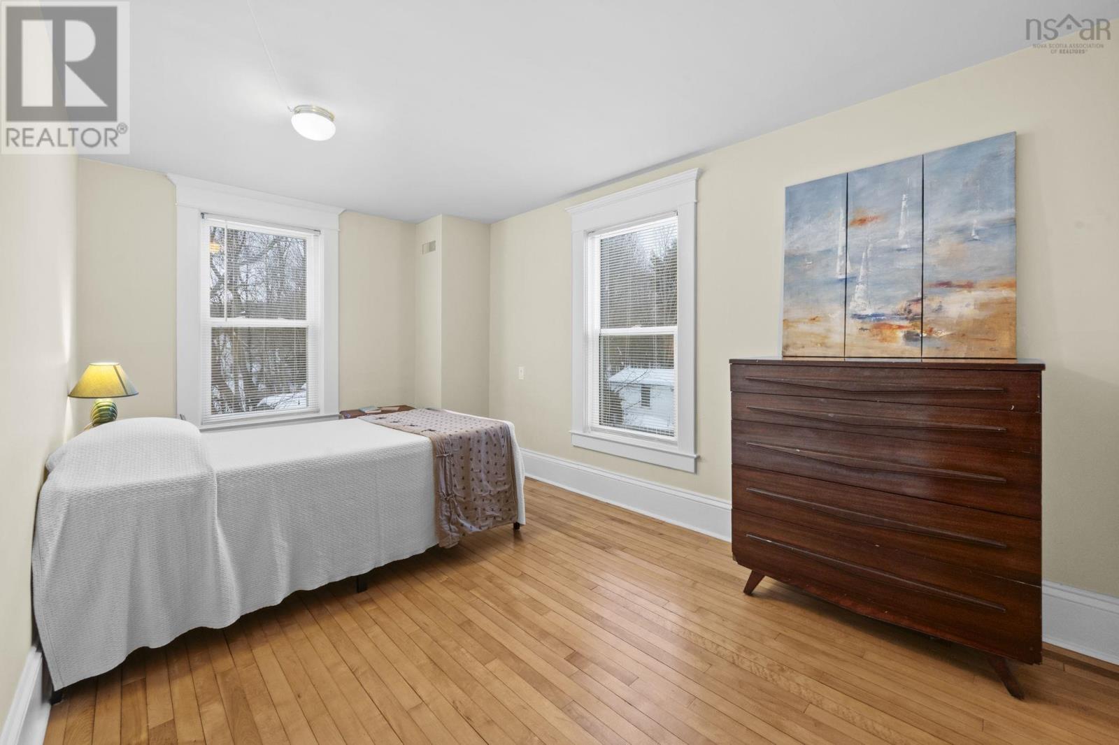 Property 17 of 28 of 33 Klondyke Street