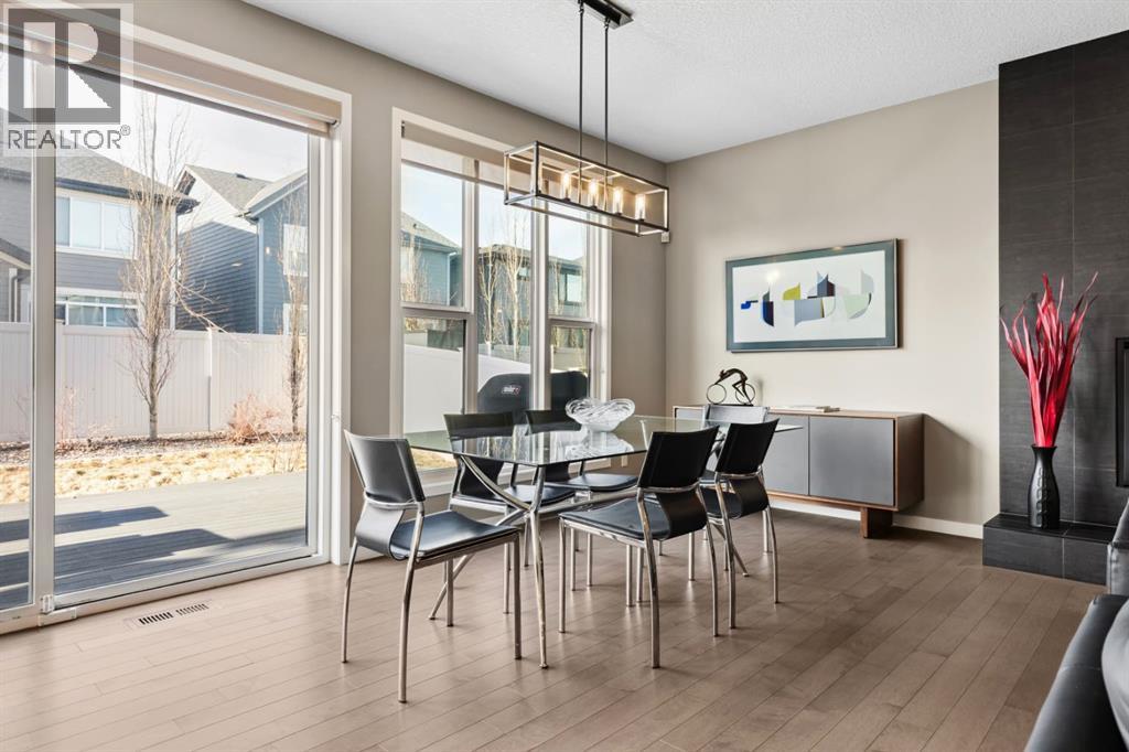 
          291 West Grove Point Southwest
            <br/>
            <span>Calgary</span>
            , 
            <span>AB</span>
             <span>T3H3A9</span>
         - Photo 16