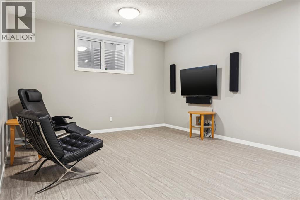 
          291 West Grove Point Southwest
            <br/>
            <span>Calgary</span>
            , 
            <span>AB</span>
             <span>T3H3A9</span>
         - Photo 30