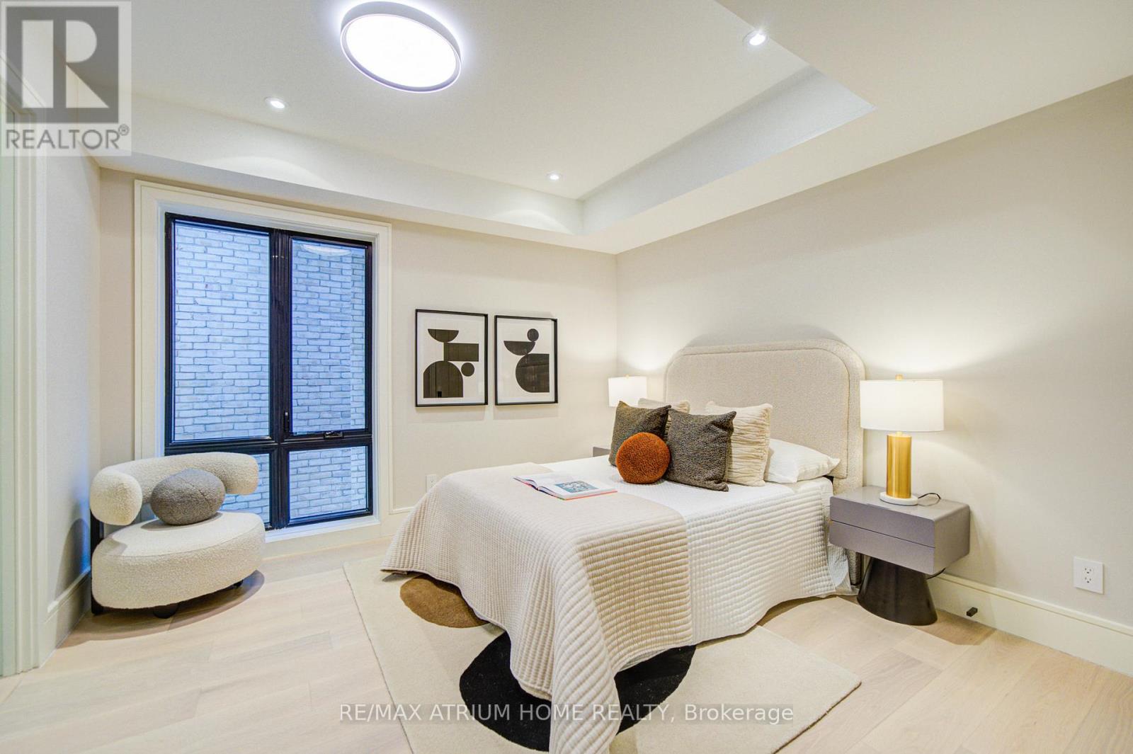 6 HILLHOLM ROAD - 18