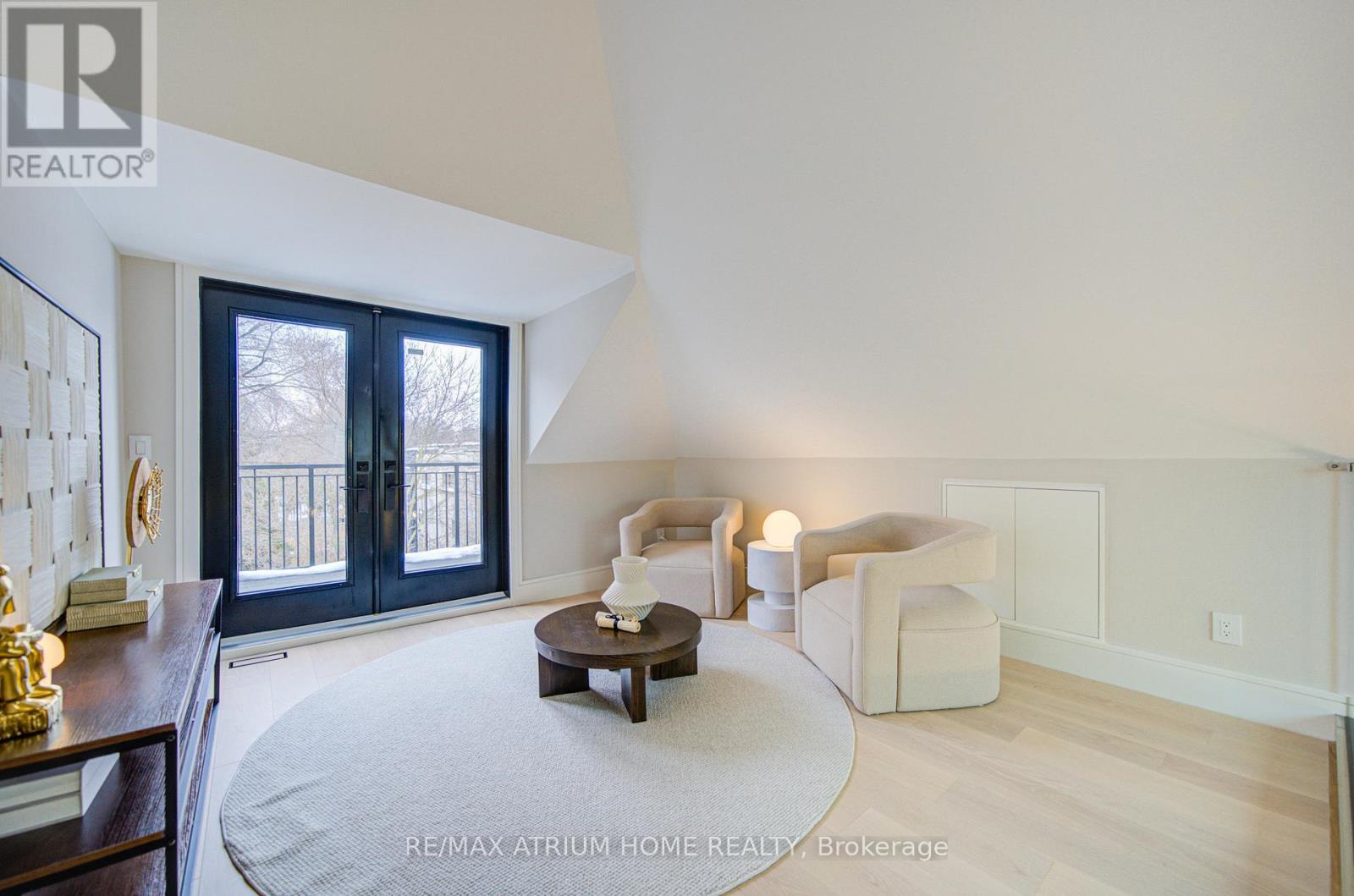 6 HILLHOLM ROAD - 20