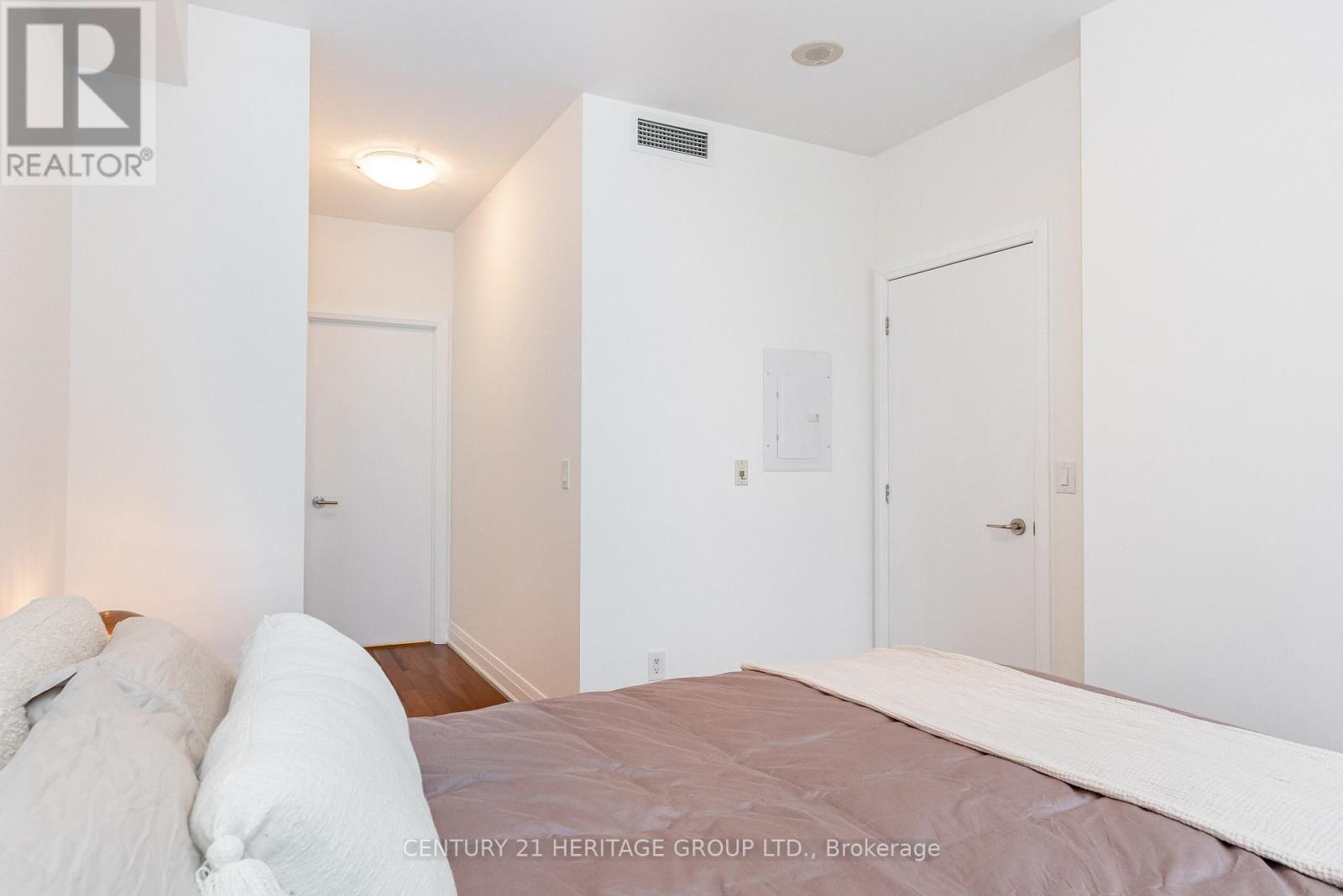 #2303 80 JOHN STREET - 22