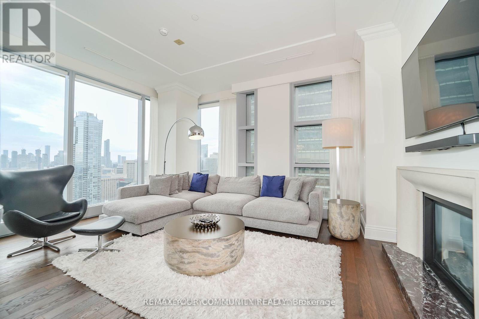 #3903 183 WELLINGTON STREET W - 4