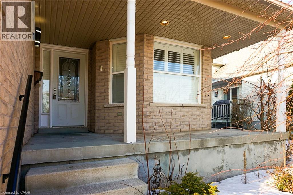 37 WATSON Crescent - Photo 3 of 23, Ayr, Ontario